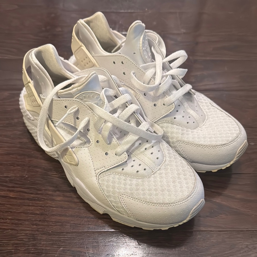 Nike Air Huarache - White Sneakers Mesh Upper Supportive Design